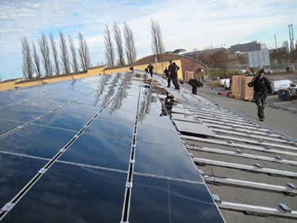 Größte Photovoltaik-Dachanlage Berlins „Am Oktogon“ in Adlershof